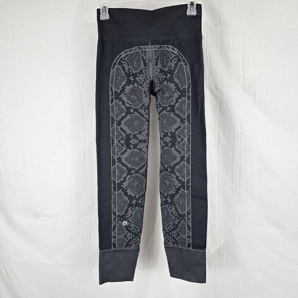 Lululemon Ebb To Street Pant Heathered Dark Slate Snake Women's Size 6 - Picture 6 of 10